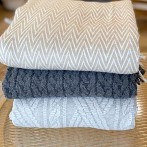 Mantas/Throw Española